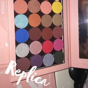 Eyeshadow palette